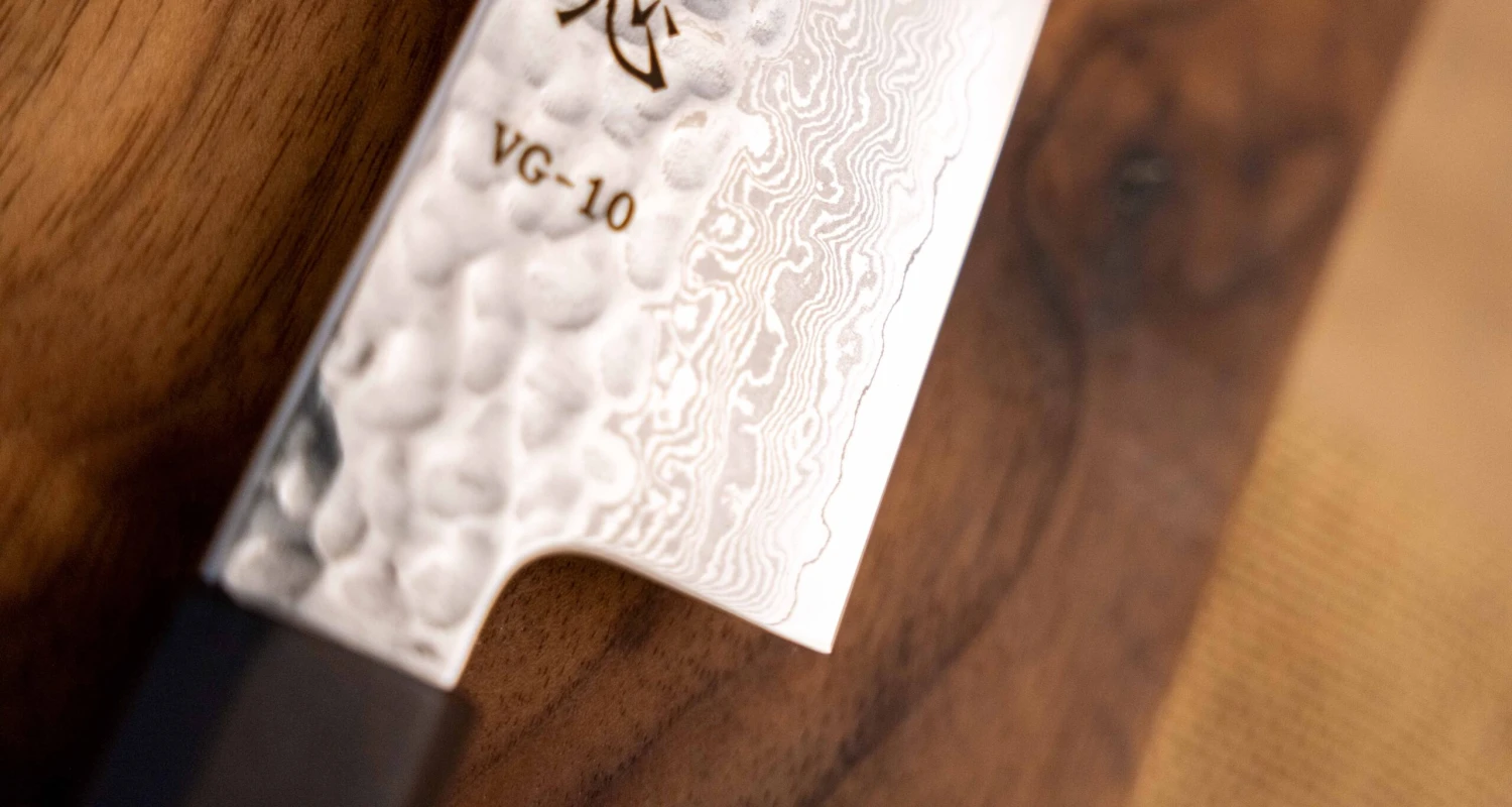 Hayabusa Gyuto VG-10 Tsuchime Damascus Ebony 210mm (8.3") 6 Hayabusa Gyuto VG-10 Tsuchime Damascus Ebony 210mm (8.3") - Image 4