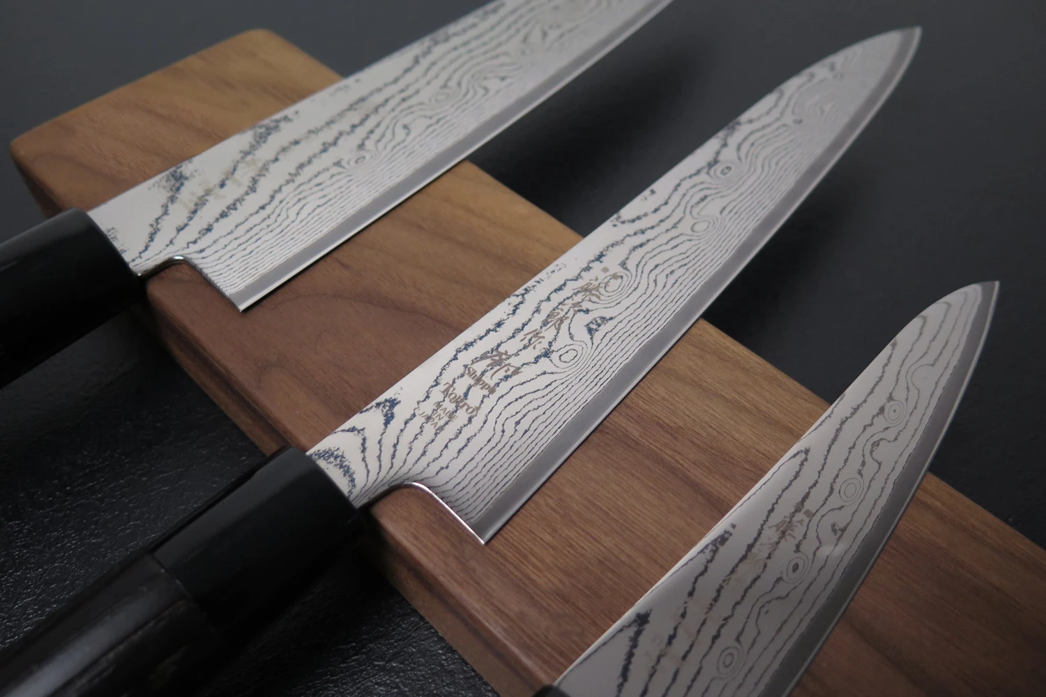 Tojiro Gyuto Black Damascus 210mm (8.3") 4 Tojiro Gyuto Black Damascus 210mm (8.3") - Image 2