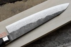 Tojiro Atelier Gyuto Kuro-uchi 210mm (8.3") 13 Tojiro Atelier Gyuto Kuro-uchi 210mm (8.3") -Sharpedge Shop Tojiro Gyuto Kuro uchi 240mm 9.5 details5