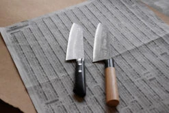 Etsu Village Damascus Santoku Black 170mm (6.7") -Sharpedge Shop osterrob japonski noz kunio masutani santoku 1